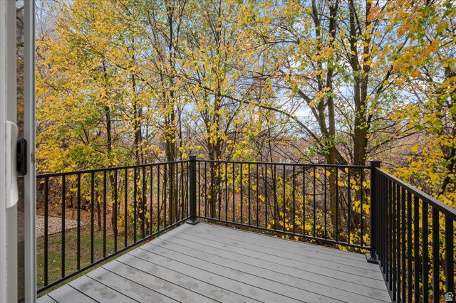 645 S PLUM CREEK LN, Ogden, UT 84404