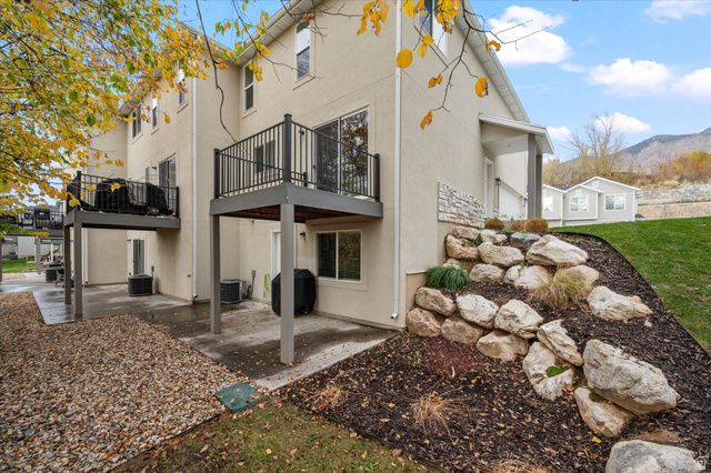 645 S PLUM CREEK LN, Ogden, UT 84404