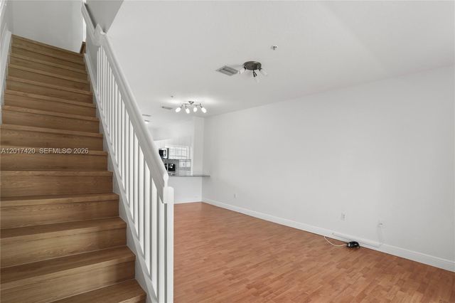 5610 NW 114th Pl 205, Doral, FL 33178