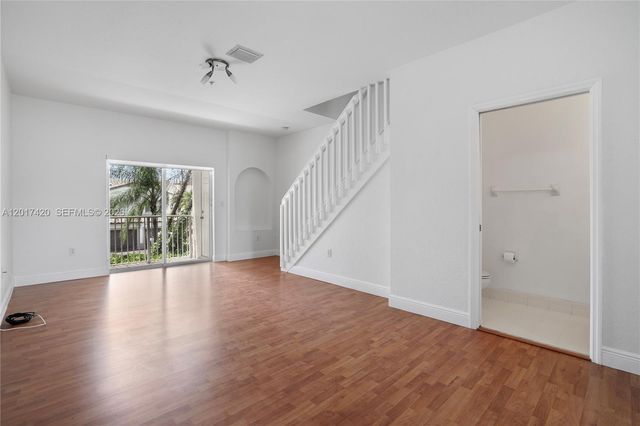 5610 NW 114th Pl 205, Doral, FL 33178