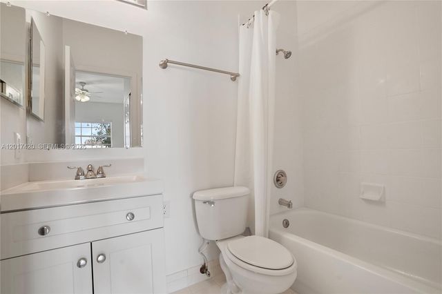 5610 NW 114th Pl 205, Doral, FL 33178