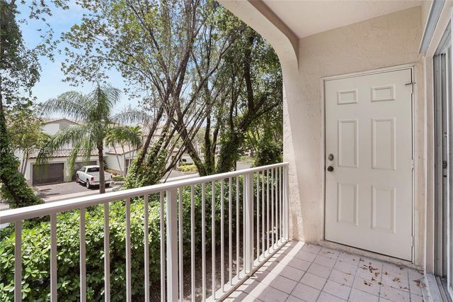 5610 NW 114th Pl 205, Doral, FL 33178