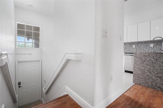 5610 NW 114th Pl 205, Doral, FL 33178