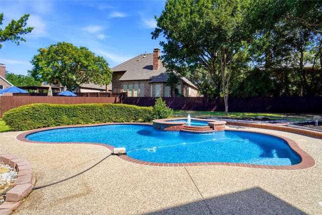 1717 Briaroaks Drive, Flower Mound, TX 75028