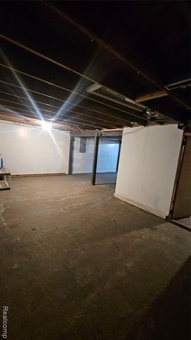 1131 Linus Street, Grand Blanc, MI 48507