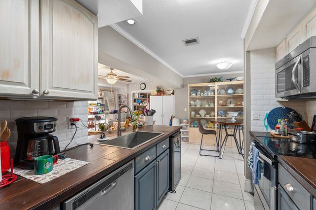 464 SE Asbury Lane, Port St. Lucie, Port St Lucie, FL 34983