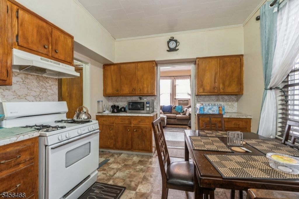 25 Greenville Ave, Jersey City, NJ 07305 — photo 3