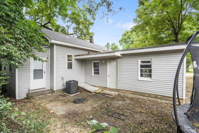 1226 East Scott Street, Springfield, MO 65802
