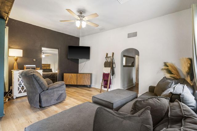1226 East Scott Street, Springfield, MO 65802