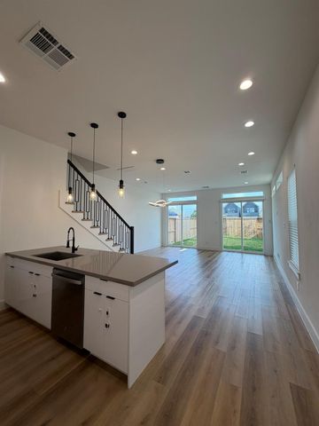 6733 Peerless Street, Houston, TX 77021