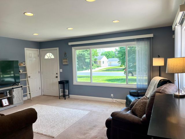 8412 4th Avenue S, Bloomington, MN 55420