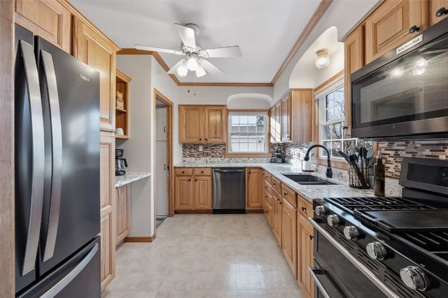 1609 Wildwood Drive NE, Cedar Rapids, IA 52402