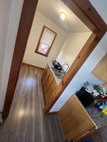 27 Chestnut St 2, Southbridge, MA 01550