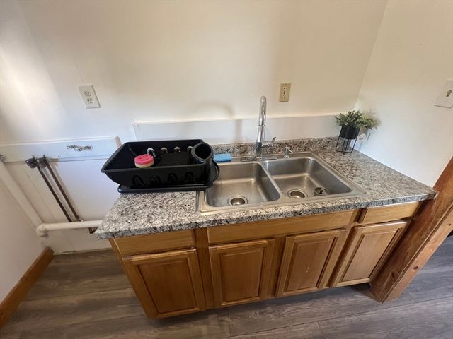 27 Chestnut St 2, Southbridge, MA 01550