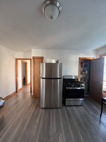 27 Chestnut St 2, Southbridge, MA 01550