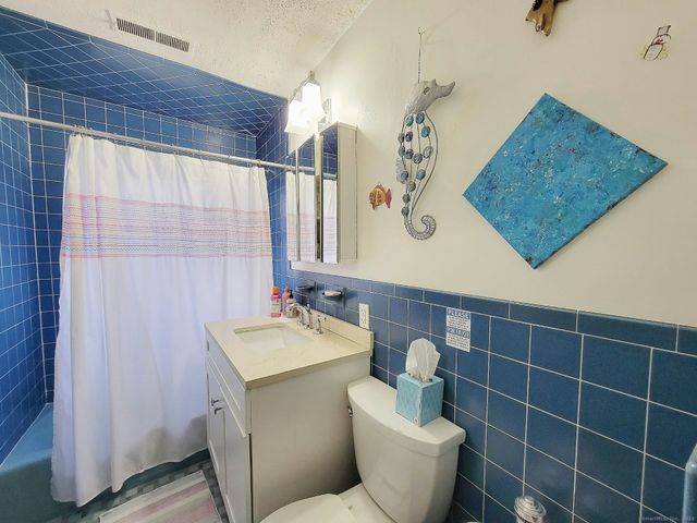 4 Candlewood Knolls Road, New Fairfield, CT 06812