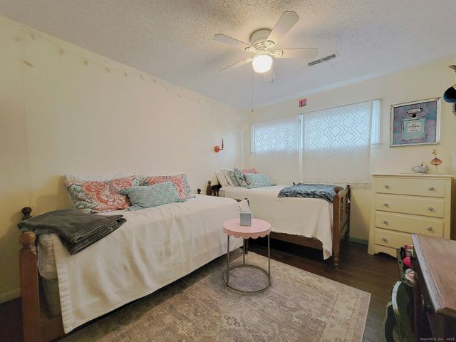 4 Candlewood Knolls Road, New Fairfield, CT 06812