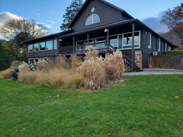 4 Candlewood Knolls Road, New Fairfield, CT 06812