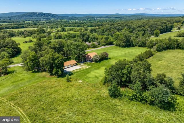 124 STULTZ RD, Fairfield, PA 17320