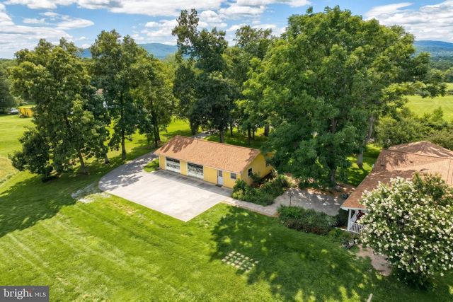 124 STULTZ RD, Fairfield, PA 17320