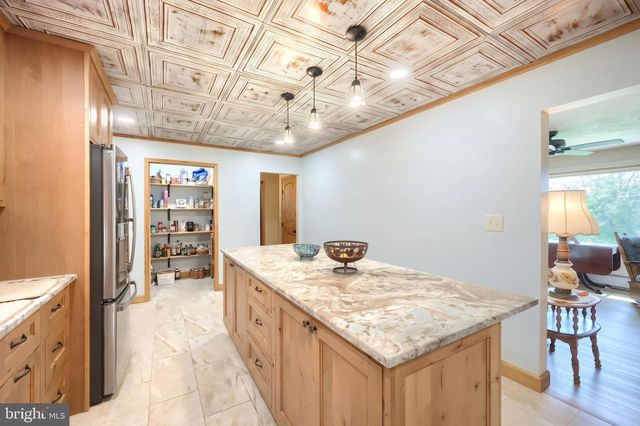 124 STULTZ RD, Fairfield, PA 17320