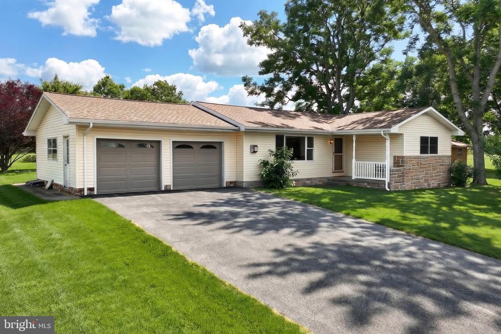 124 STULTZ RD, Fairfield, PA 17320