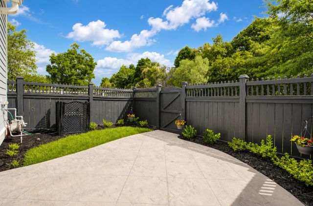 2069 Kings Gate Lane, Mount Pleasant, SC 29466