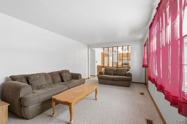 127 Dorando, Salina, NY 13090