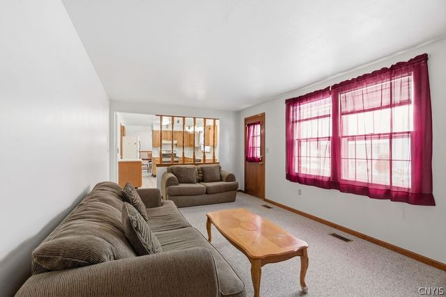 127 Dorando, Salina, NY 13090