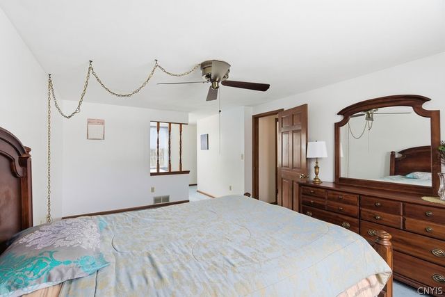 127 Dorando, Salina, NY 13090