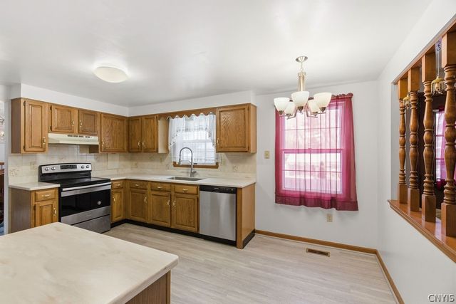 127 Dorando, Salina, NY 13090