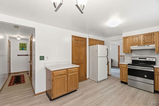 127 Dorando, Salina, NY 13090