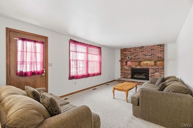 127 Dorando, Salina, NY 13090