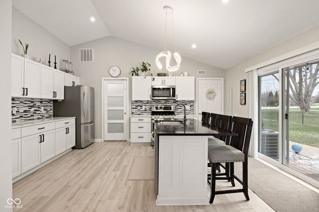 8452 W 87th Street, Indianapolis, IN 46278