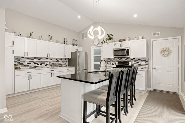 8452 W 87th Street, Indianapolis, IN 46278