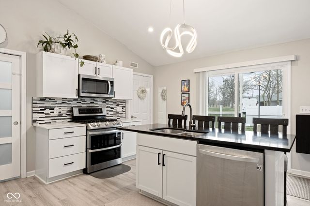 8452 W 87th Street, Indianapolis, IN 46278