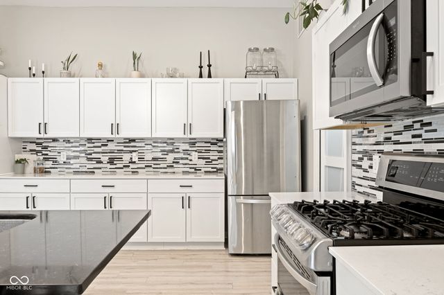 8452 W 87th Street, Indianapolis, IN 46278