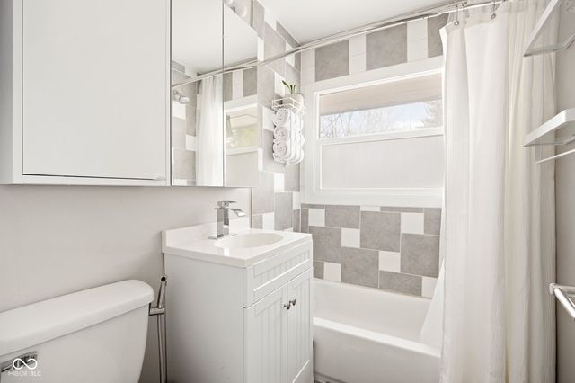 8452 W 87th Street, Indianapolis, IN 46278