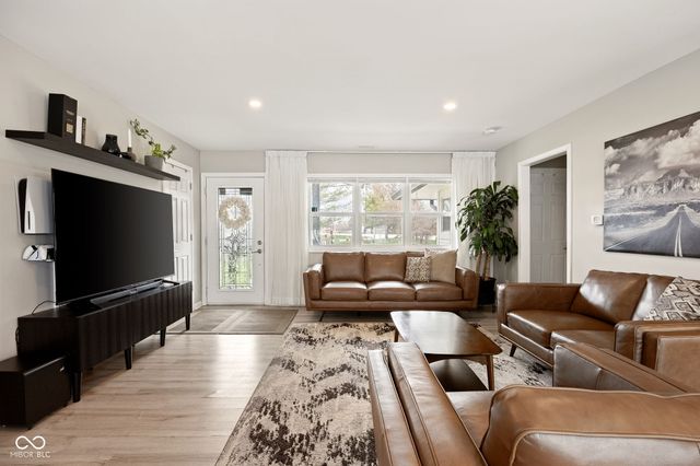 8452 W 87th Street, Indianapolis, IN 46278