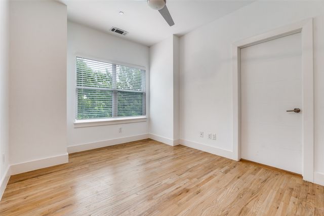 1828 N Garrett Avenue 106, Dallas, TX 75206