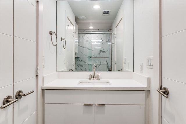 1828 N Garrett Avenue 106, Dallas, TX 75206