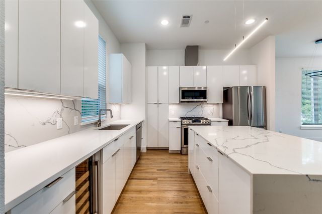 1828 N Garrett Avenue 106, Dallas, TX 75206