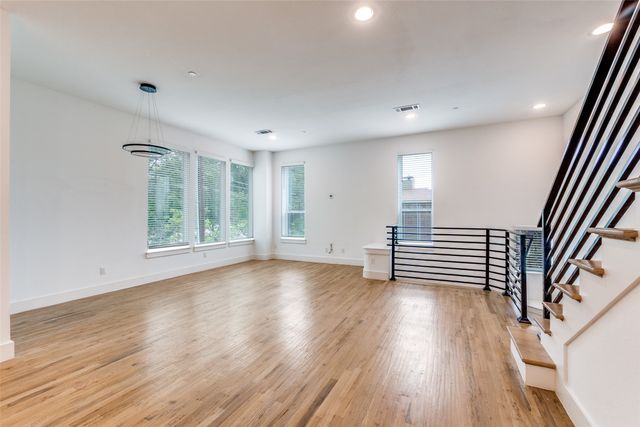 1828 N Garrett Avenue 106, Dallas, TX 75206