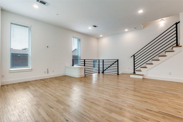 1828 N Garrett Avenue 106, Dallas, TX 75206