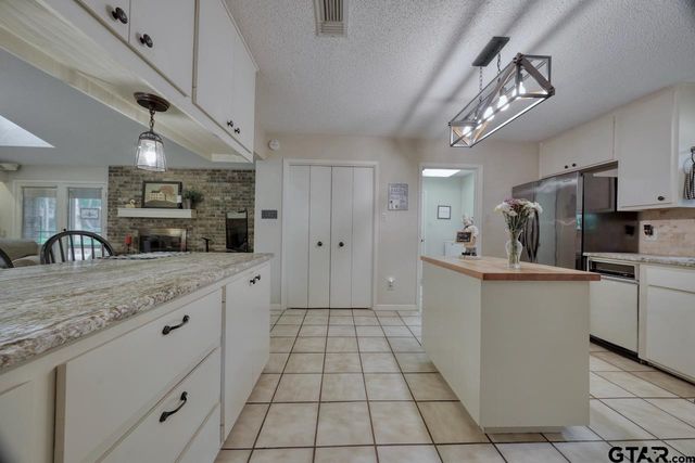 1649 Morningside Trl, Hideaway, TX 75771