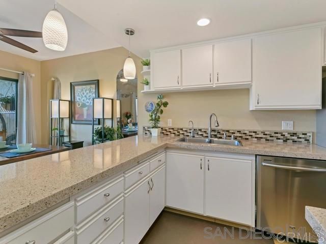 2376 Caringa Way G, Carlsbad, CA 92009