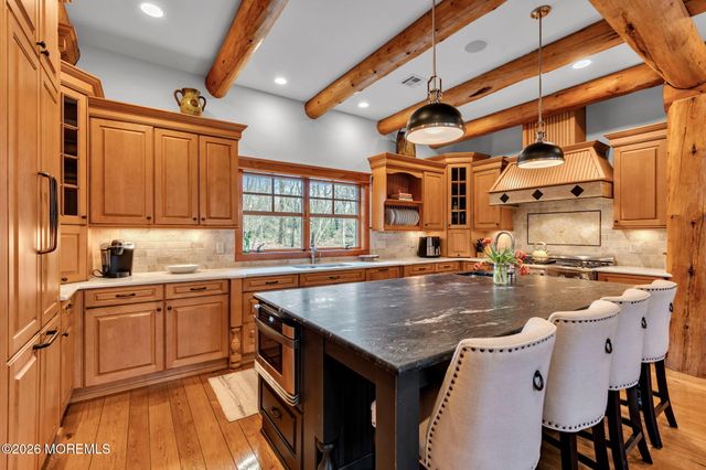 726 Kings Highway E, Atlantic Highlands, NJ 07716