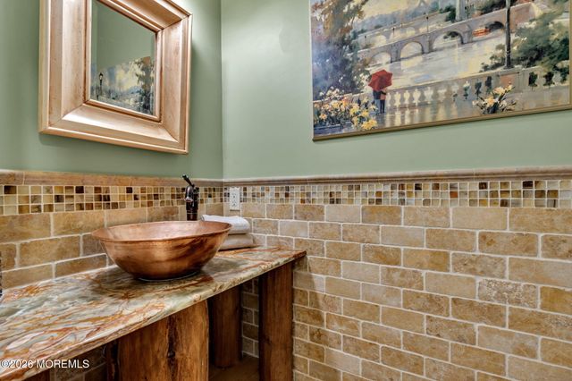 726 Kings Highway E, Atlantic Highlands, NJ 07716