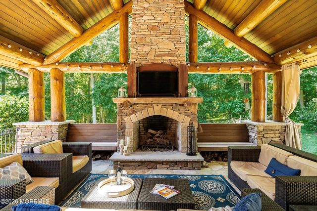 726 Kings Highway E, Atlantic Highlands, NJ 07716