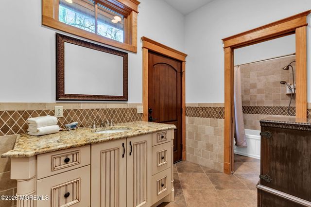 726 Kings Highway E, Atlantic Highlands, NJ 07716